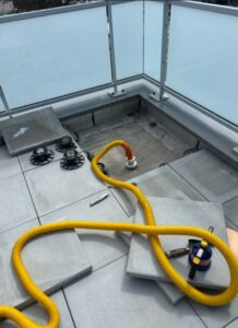 photo d'une recherche de fuite avec la méthode de détection par gaz traceur